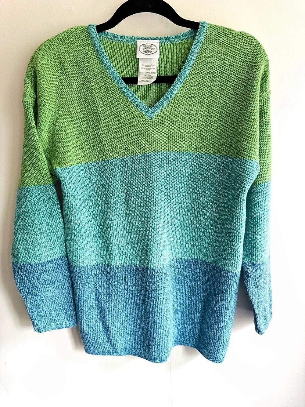 Laura Ashley Colorblock V-Neck Sweater in Green & Blue Size Medium